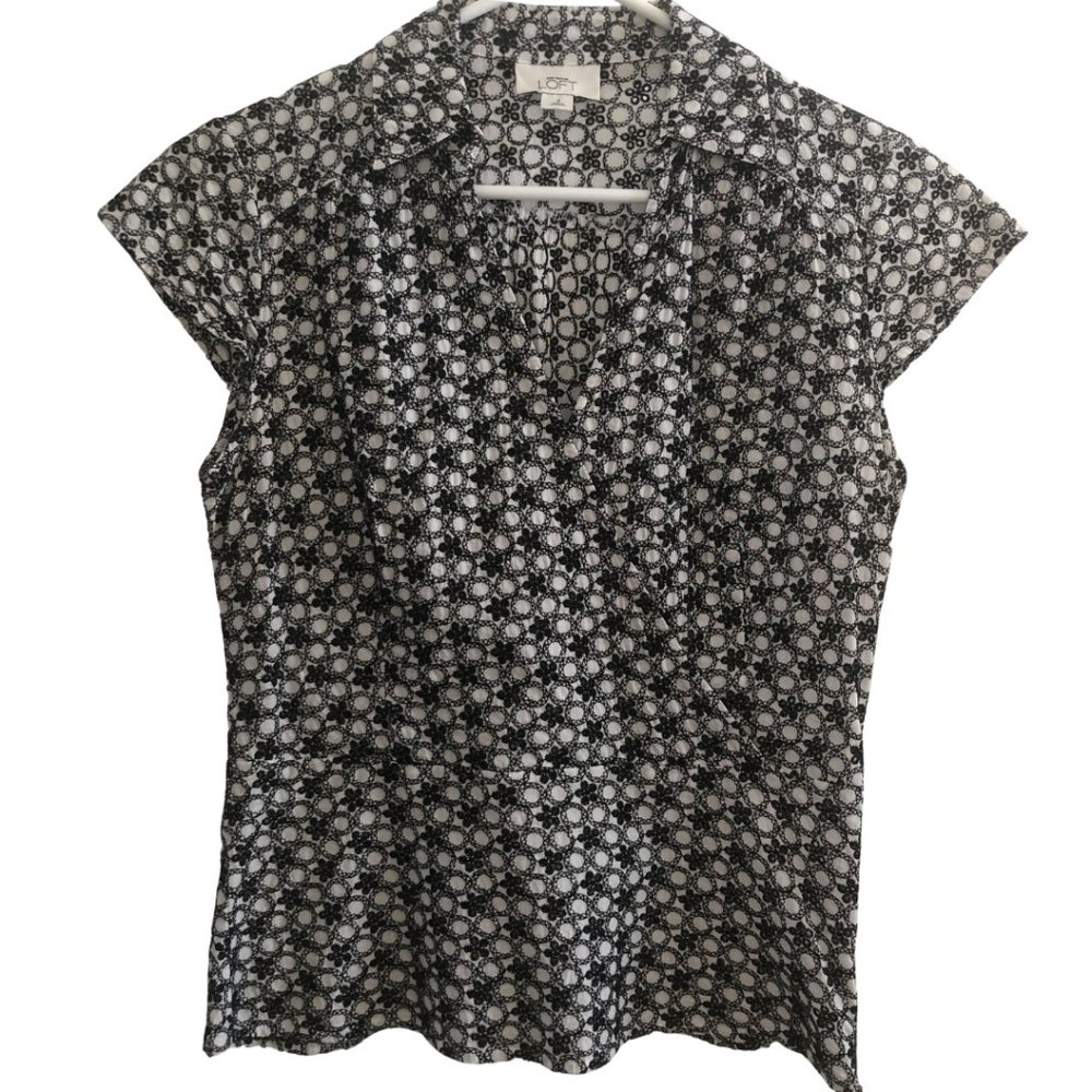 Loft Cap Sleeve Black & White Cotton Eyelet Crossover Top with Belt Size 4
